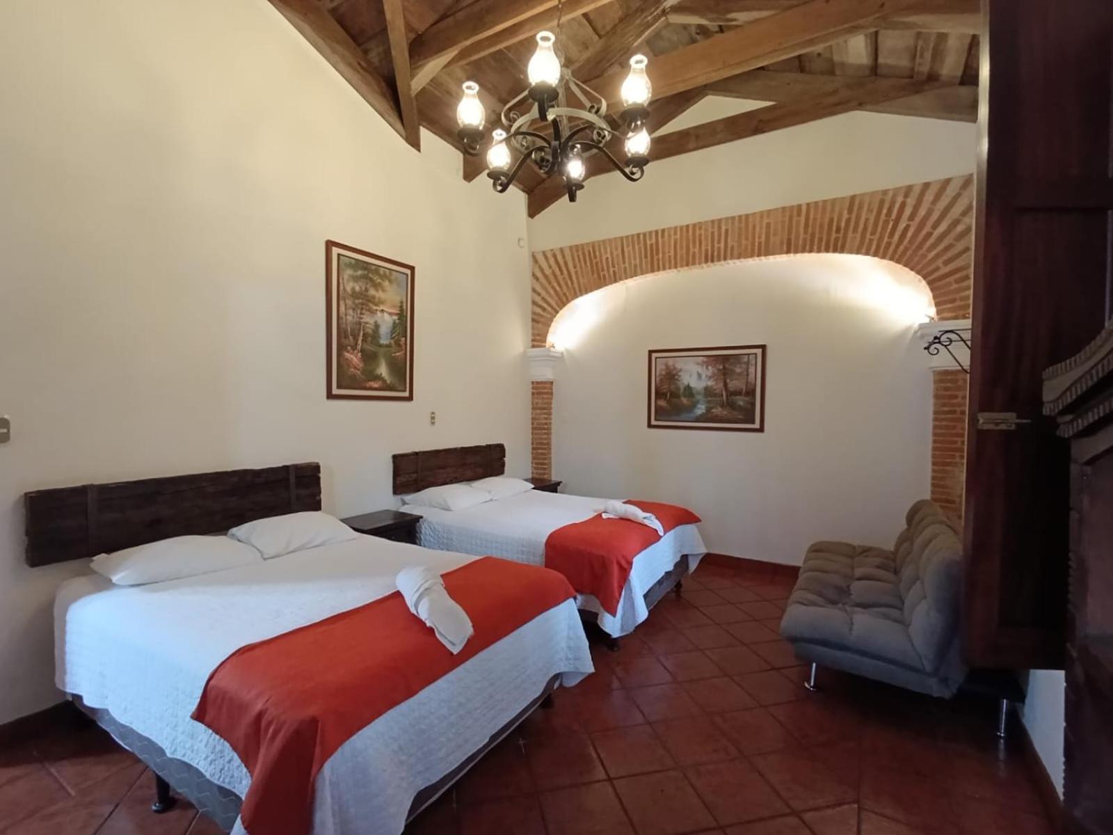 Donde Lico Hotel Antigua Екстериор снимка