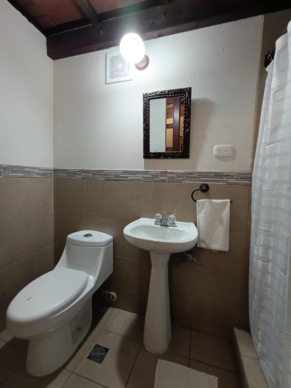 Donde Lico Hotel Antigua Екстериор снимка